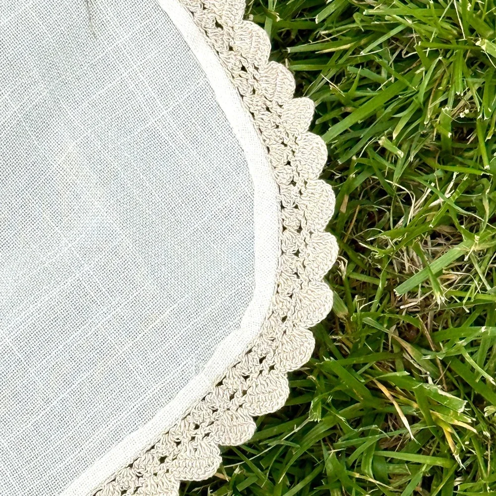 Vintage Ivory Linen Tablecloth‎ Crochet Lace Trim Scalloped Cottage core Throw